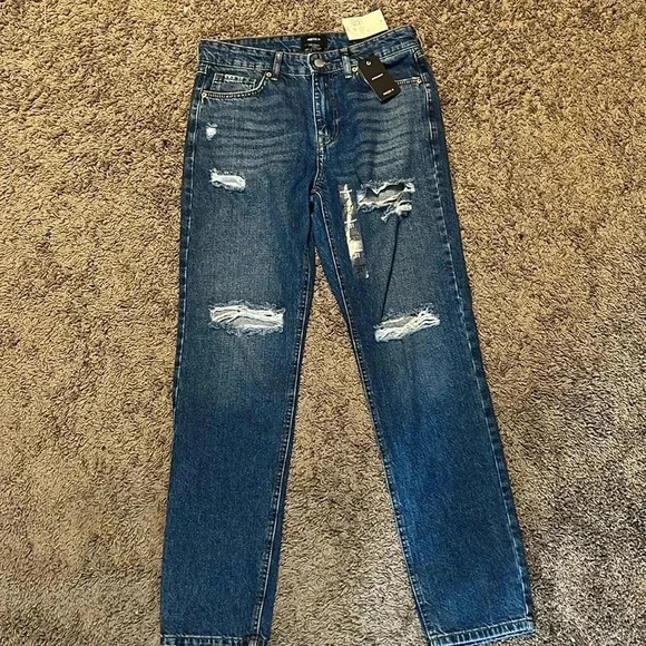 Forever 21 Other - Brand New Men’s distressed Straight leg Forever 21 Jeans Size 31